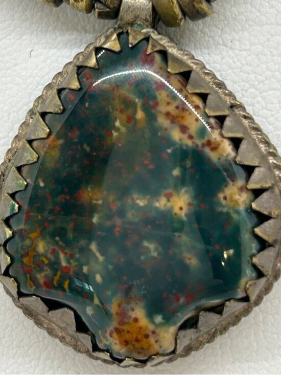Vintage Bloodstone Jasper Pendant Necklace Green Ethnic Brass Beads Tribal - Picture 2 of 15